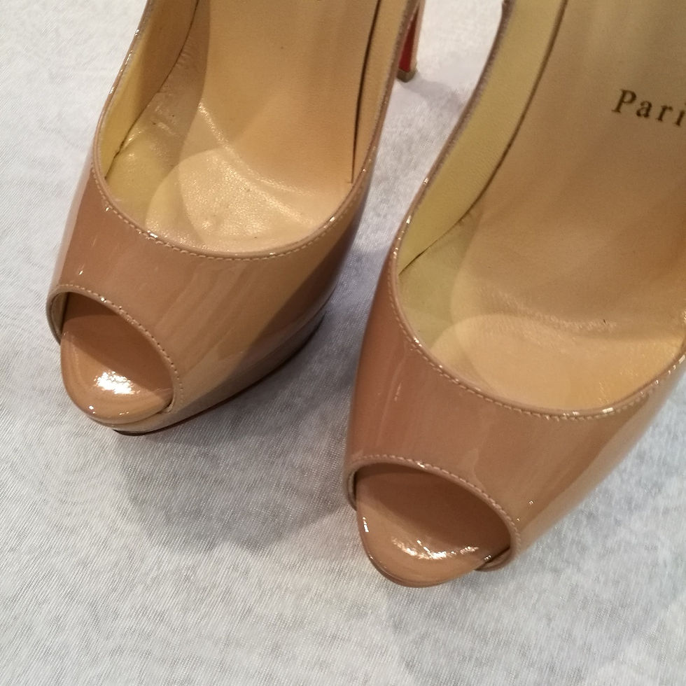サムネイル： クリスチャン・ルブタン オープントゥ パンプス ピンクベージュ エナメル Christian Louboutin