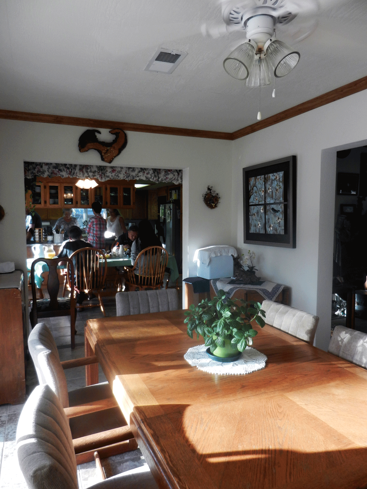 The large dining room, for groups