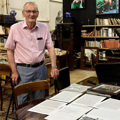 Auto Engineer, Colín returned with a story from his time on the Thames and that of his father, a tugboat pilot. Possibility of Colin becoming involved with one of our emerging projects.