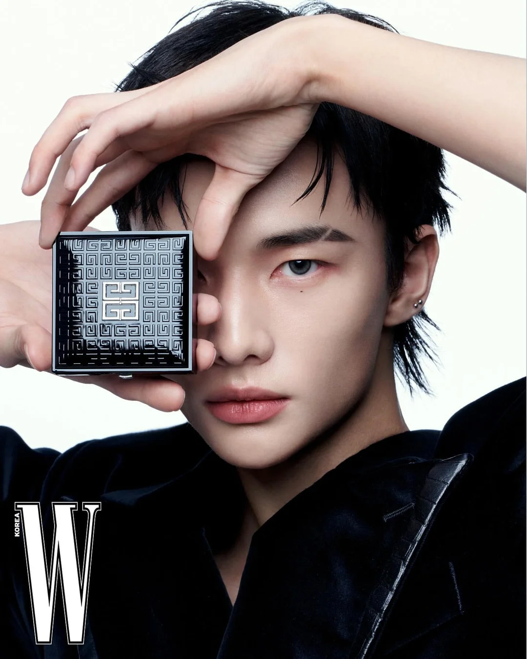Givenchy luxury fashion Sarah Burton modern elegance 2026