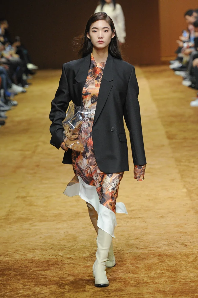 The brand that whispers rather than shouts.  LOW CLASSIC by Myungshin Lee. | Fashionable Kanvas