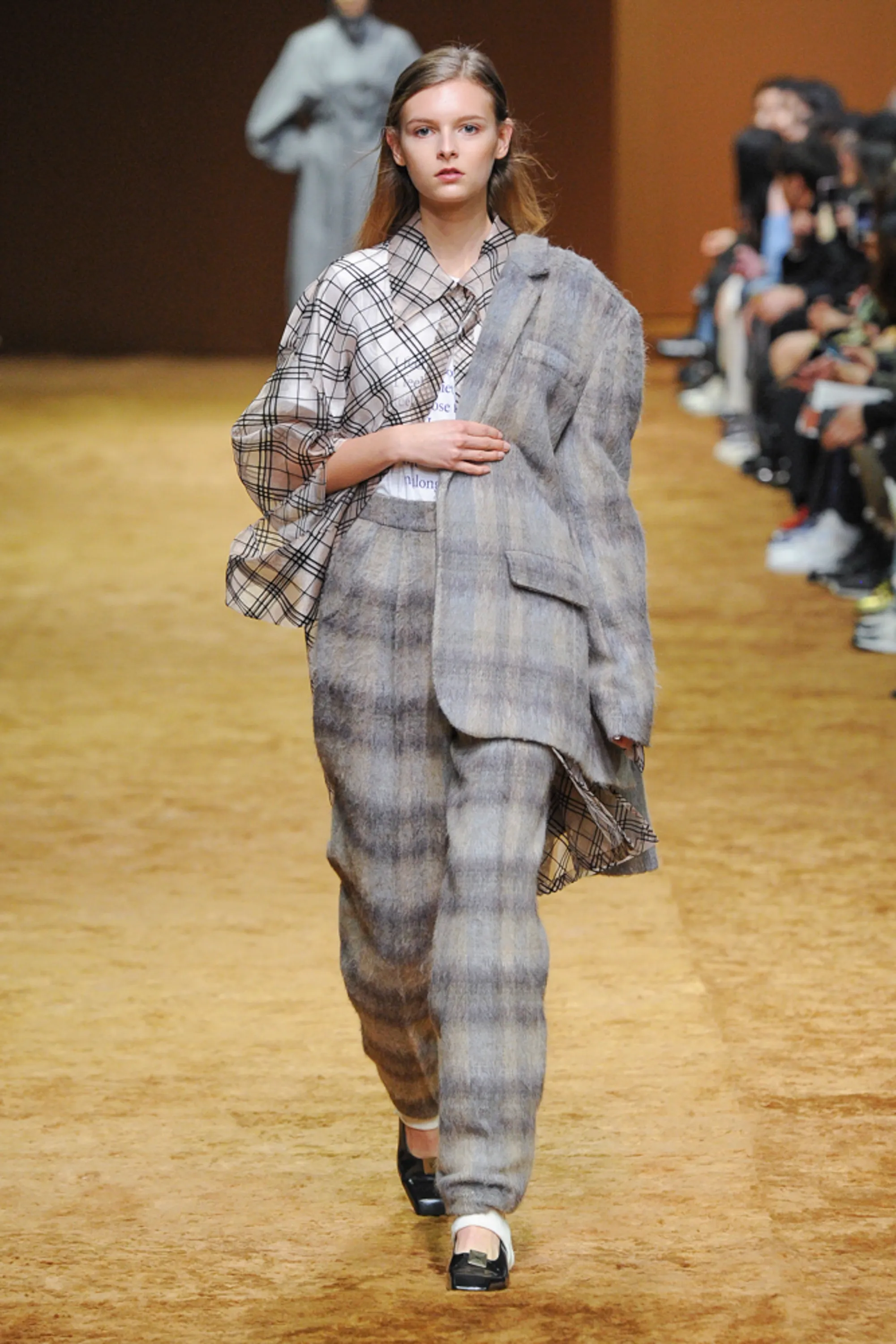 The brand that whispers rather than shouts.  LOW CLASSIC by Myungshin Lee. | Fashionable Kanvas