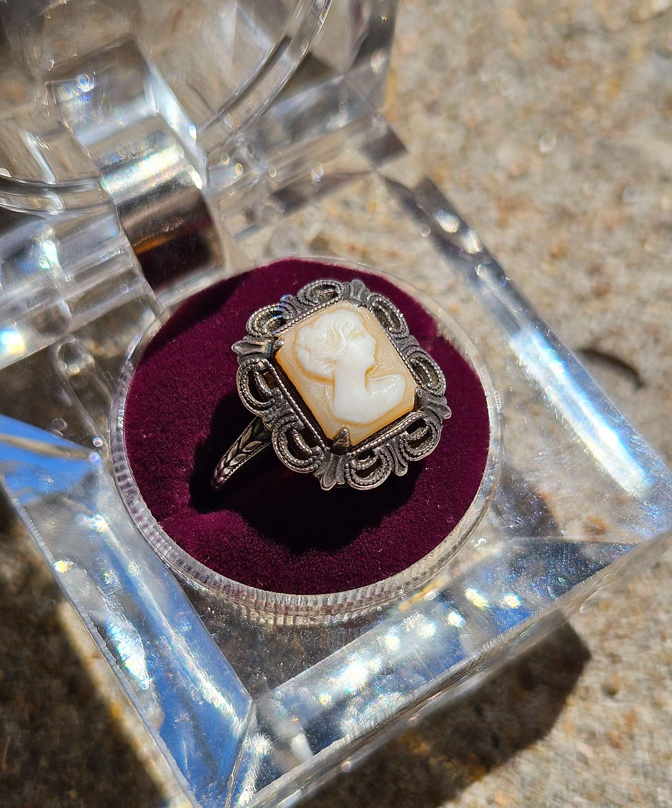 Mid Century Vintage Sterling Silver Cameo Ring - 7