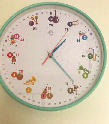 Schlichte Lernuhr für Wohnzimmer