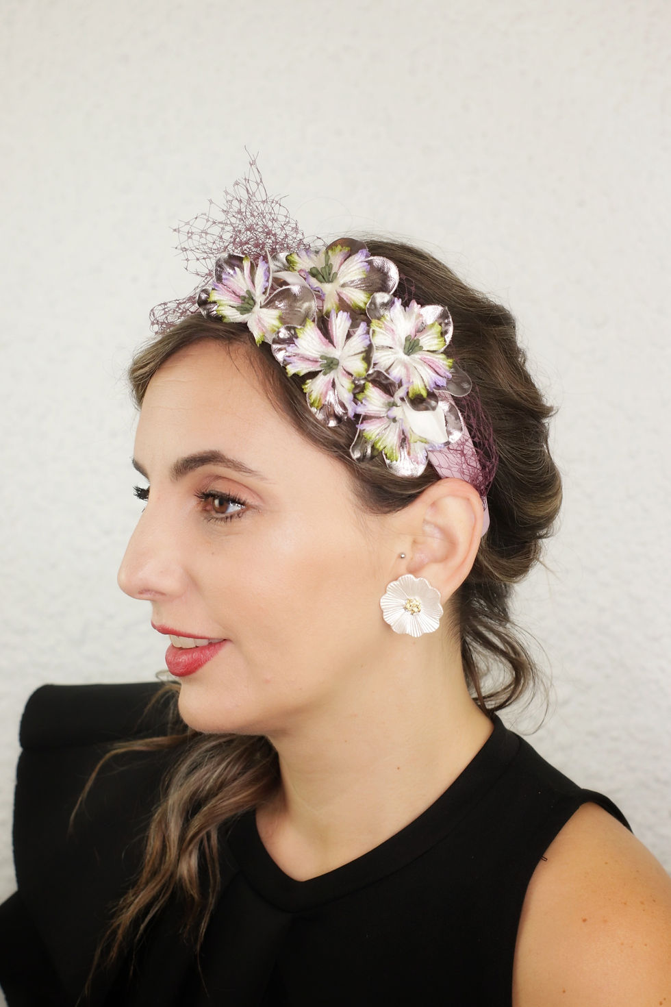 Diadema velo y flores rosa ,verde y lila 