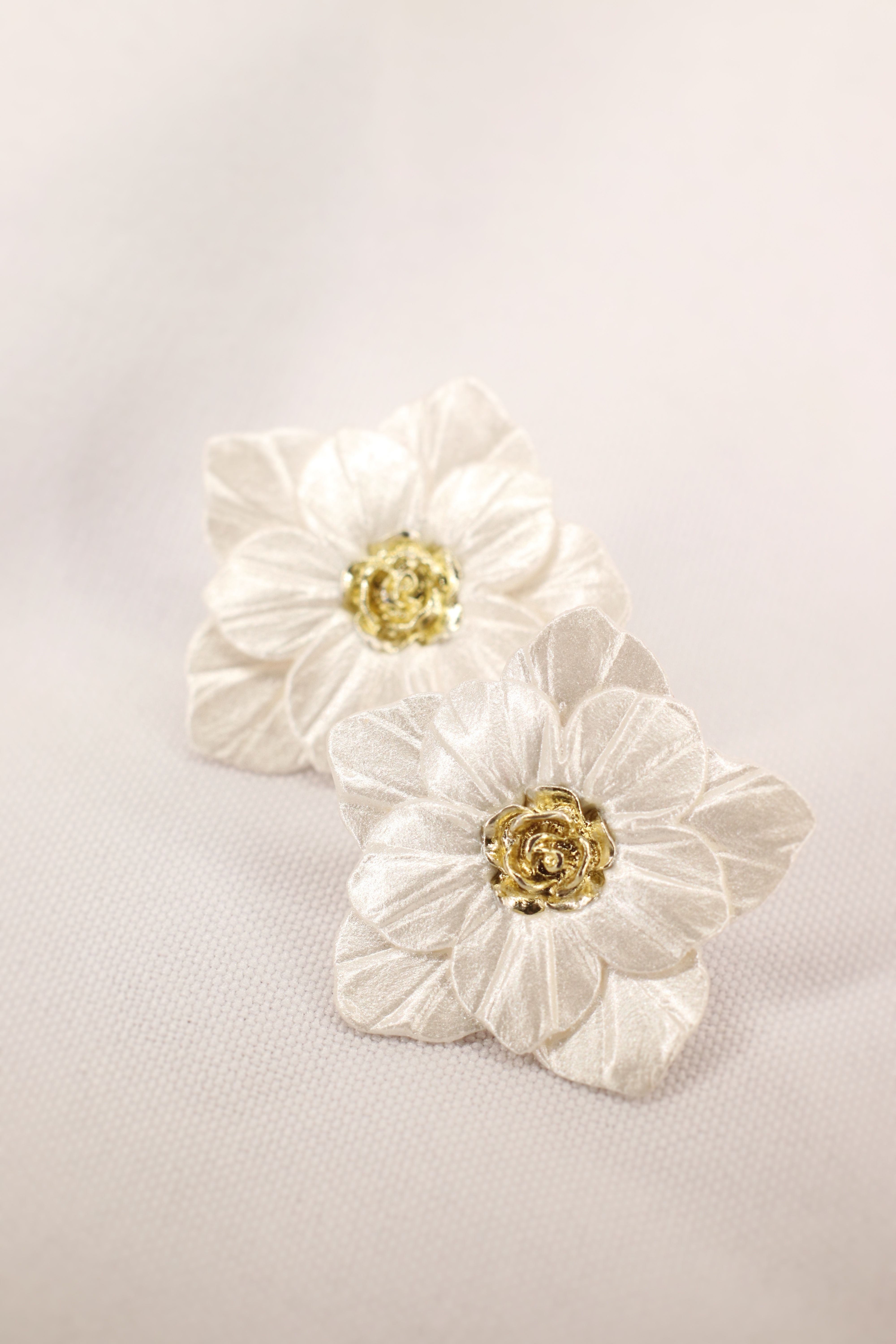 Pendientes Narciso nácar