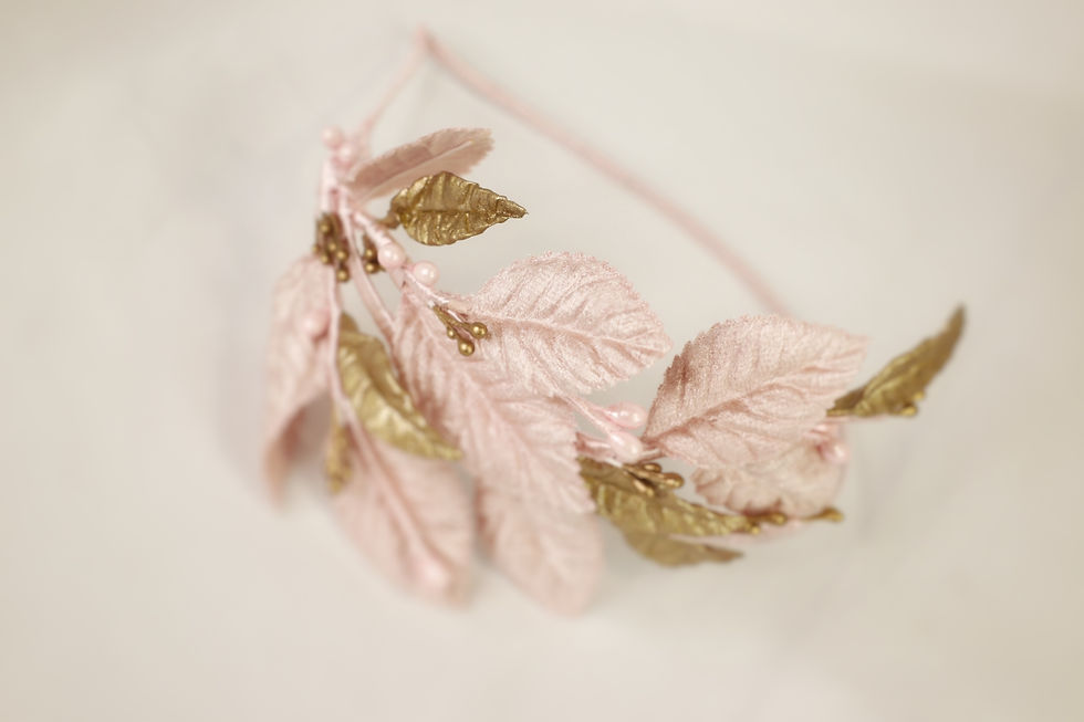 Miniatura: Diadema hojas porcelana y terciopelo rosa palo