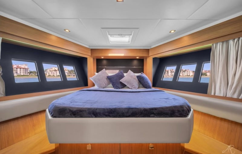 Absolute 55'  available to charter in Miami, Miami Luxury Yachts