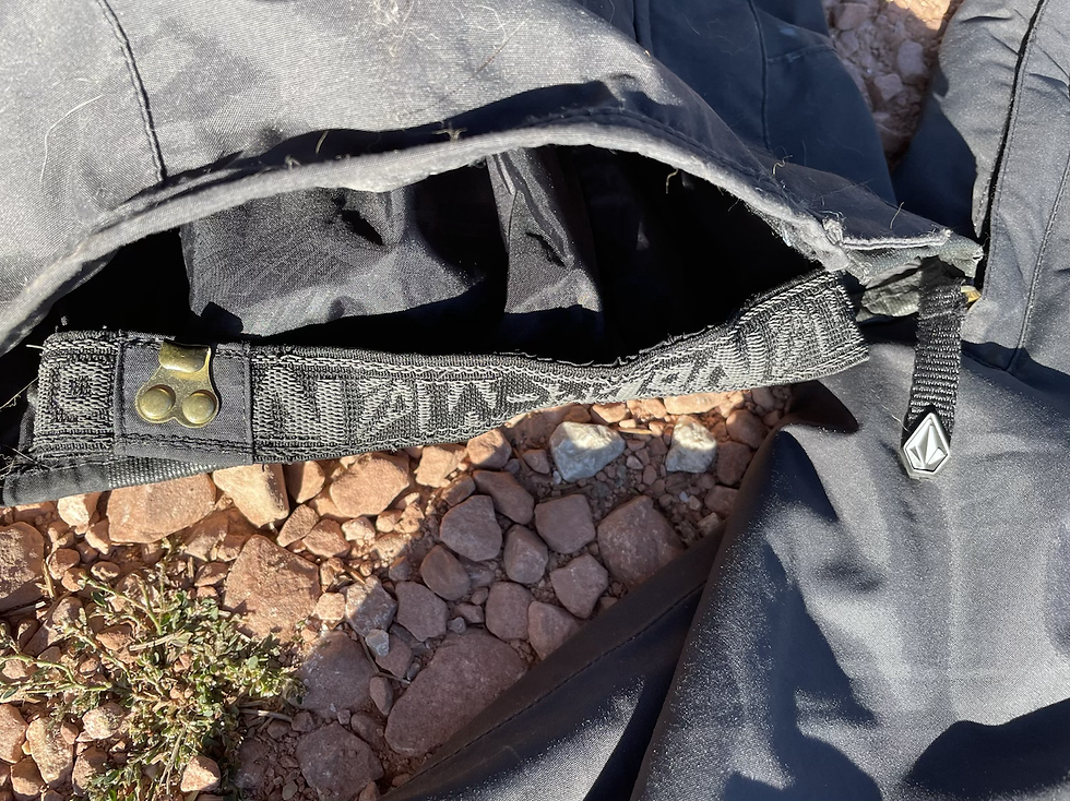 Thumbnail: Volcom cargo 10000m snow pants size M