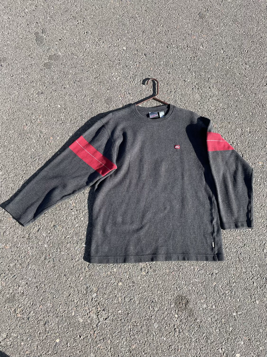 2000 quiksilver sweater size L
