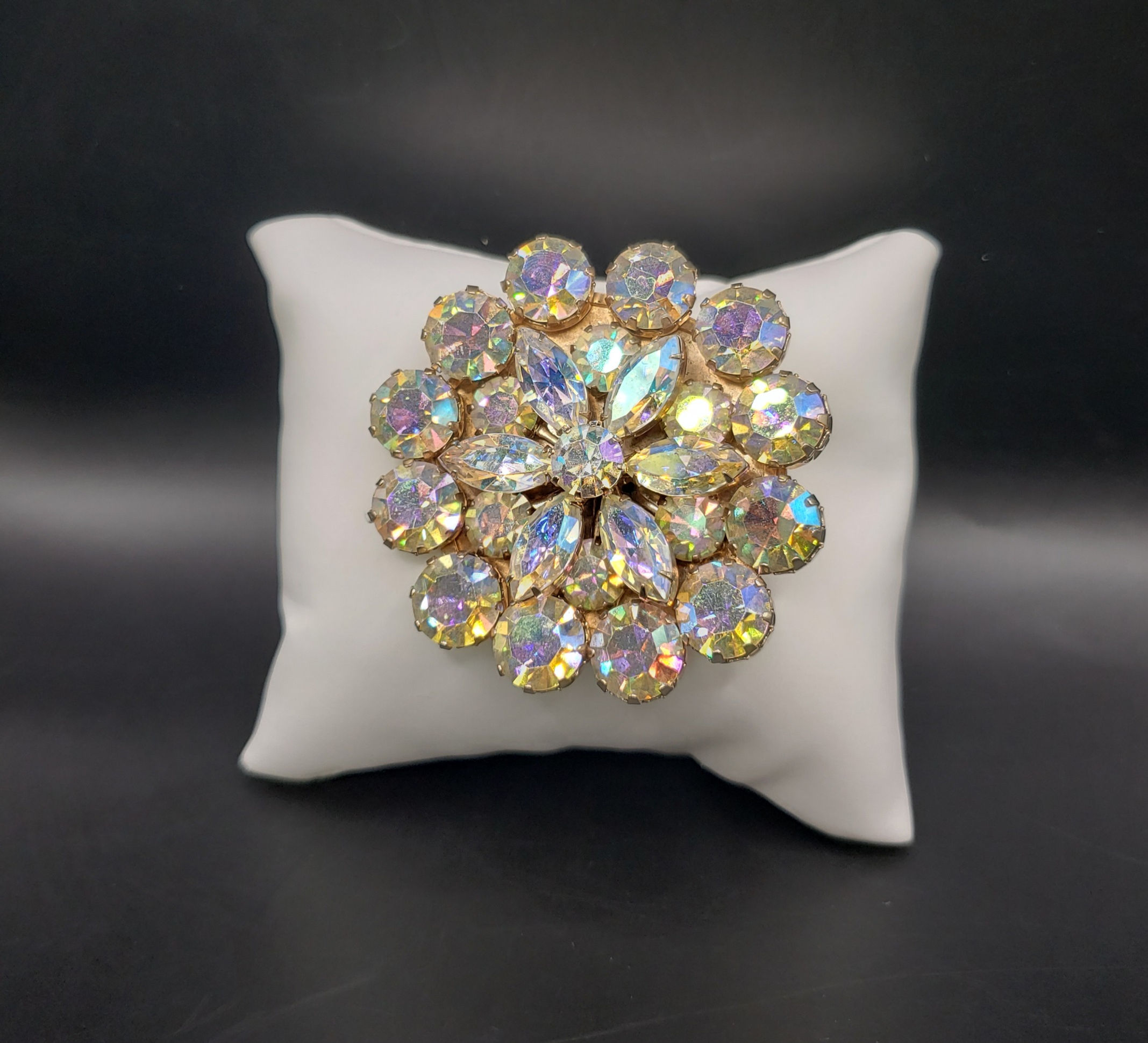 Vintage Weiss Round Borealis Rhinestone Brooch 3"