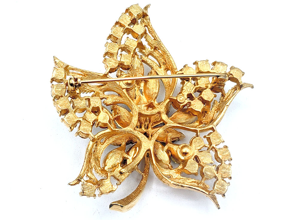 Thumbnail: Vintage Coro Rhinestone Leaf Brooch
