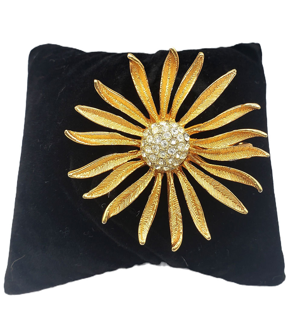 Vintage Golden Daisy Brooch