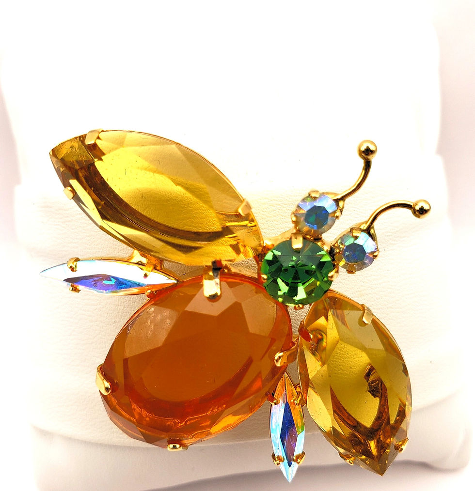 Vintage JR XX Joan Rivers 20th Anniversary Crystal Bee Brooch close up view