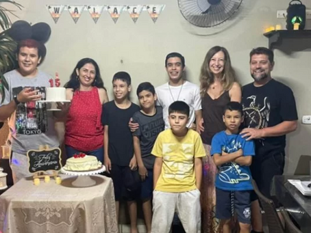 "Adoção tardia: conheça história de casal que driblou preconceito" Reportagem Metrópoles