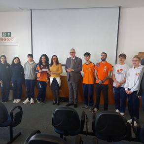Primeiro dia de entrega de títulos eleitorais aos colégios participantes: Projeto Eleitor do Futuro