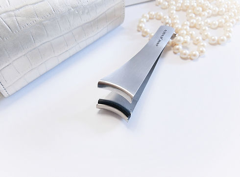 LASH CURLER_edited_edited.jpg