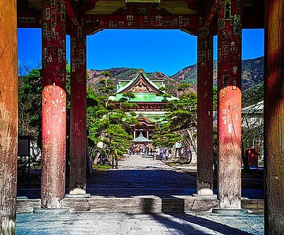 640px-Kai_Zenkouji_Temple_from_the_gate(1).jpg
