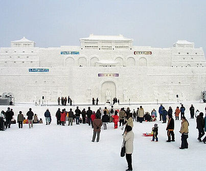 633px-Asahikawa_Winter_Festival_Snow_Statue_1(1).jpg