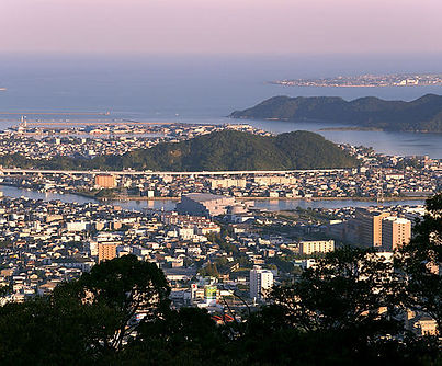 640px-Bizan_Tokushima05s5(1).jpg