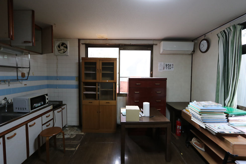 ↑こちらはリビングダイニングスペースのBeforeの写真ですが、かなりガラッと変わったのが分かります。窓の大きさは小さくなりましたが、しっかりと採光が取れるように設計しました。