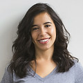 Menina com cinza Camiseta