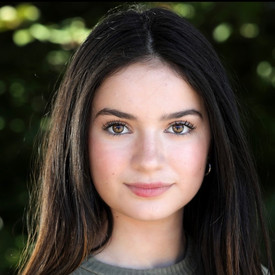 Chloe Mendoza Smith as Martha Cratchit