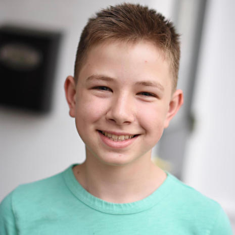 Andrew Meli as Peter Cratchit