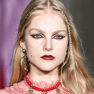 hbz-makeup-trends-fw2017-berry-lips-valentino-gettyimages-648334944_edited