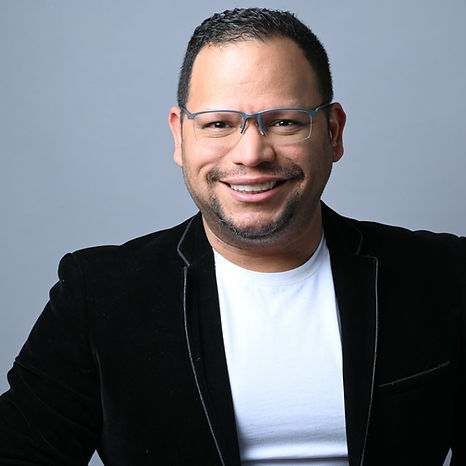 lazaro sanchez venezuelan fashion designer of the stars.jpg
