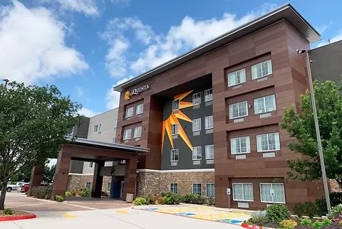 53420_exterior_view_5.webp