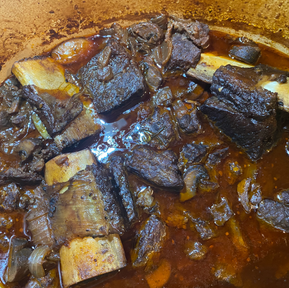Comfort Food 101: Red Wine Braised Short Ribs 
