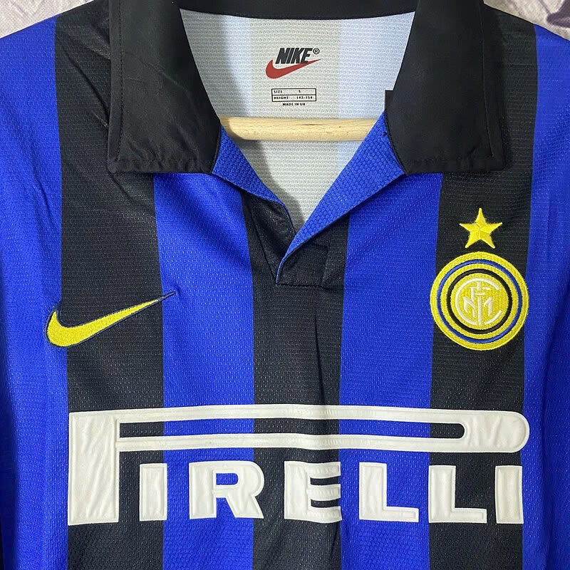 Hình thu nhỏ: InterMilan home jersey 1998/99