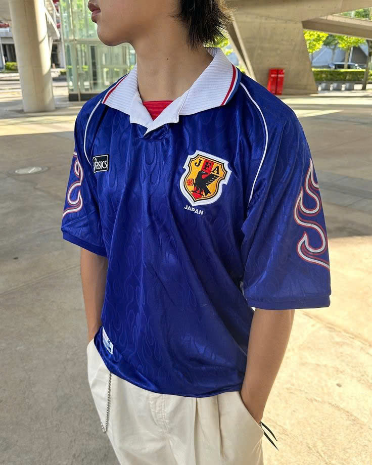 Hình thu nhỏ: Japan home jersey 1998