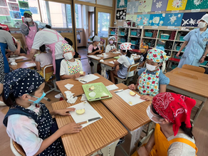 小学校でのりんごの皮むき授業 ボランティアへの感謝の手紙