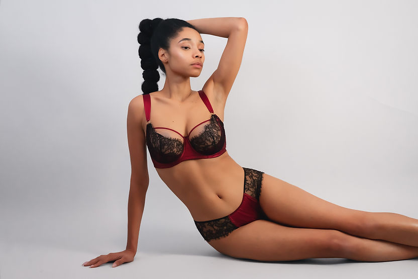 red black lace lingerie TeAmore dusk