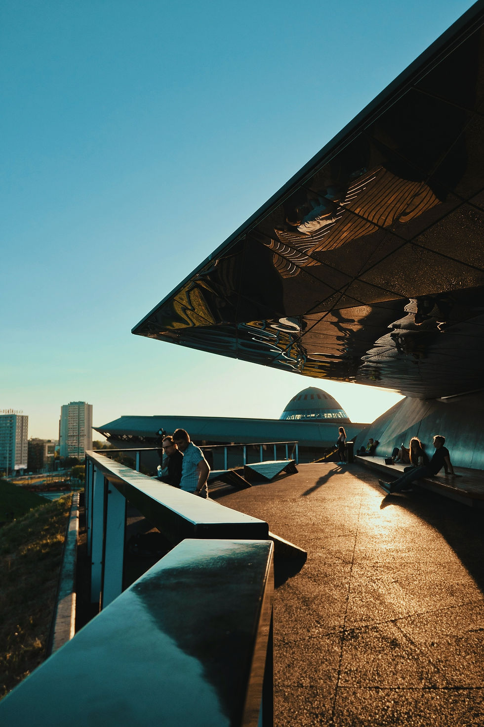 nomadic-julien-EEYhDoRNye4-unsplash