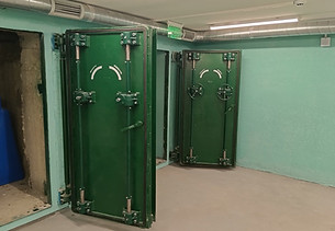 Blat doors for bunkers and shelters