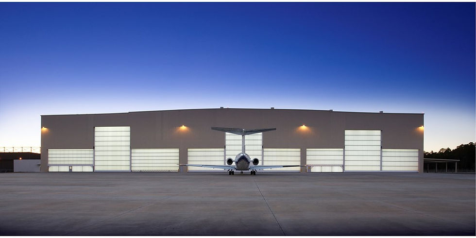 Çok kanatlı uçak hangar kapıları