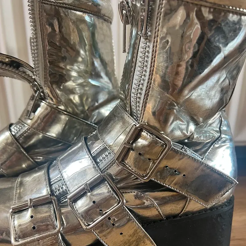 Thumbnail: Current Mood boots