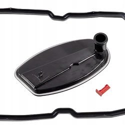 На изображении представлен процесс полной замены масла в АКПП 5G-Tronic (722.6) на Mercedes E-Class W210 / S210 (1996–2002). Для корректной работы используется красное масло MB 236.14. В процедуре предусмотрены слив старой ATF, снятие поддона, очистка магнита, замена фильтра и прокладки, заливка свежего масла с контролем температуры. Регулярная замена масла каждые 40–60 тыс. км продлевает срок службы гидроблока, предотвращает рывки и задержки переключений, обеспечивает плавность хода и надежность трансмиссии. Универсальный текст для фото и публикаций о замене масла АКПП Mercedes в Алматы.