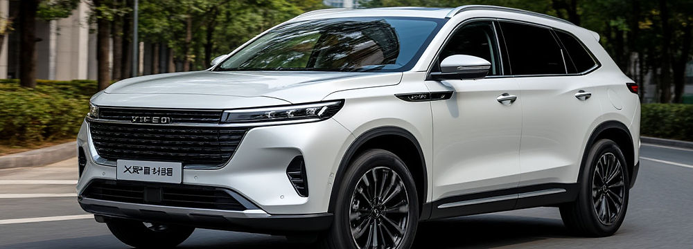 EXEED VX на подъемнике во время обслуживания На снимке — автомобиль EXEED VX, проходящий замену масла в сервисе PZM.kz. Мастера выполняют диагностику и обслуживание по стандартам производителя. Применяются только сертифицированные масла и оригинальные фильтры. После процедуры двигатель сохраняет мощность и плавность работы.