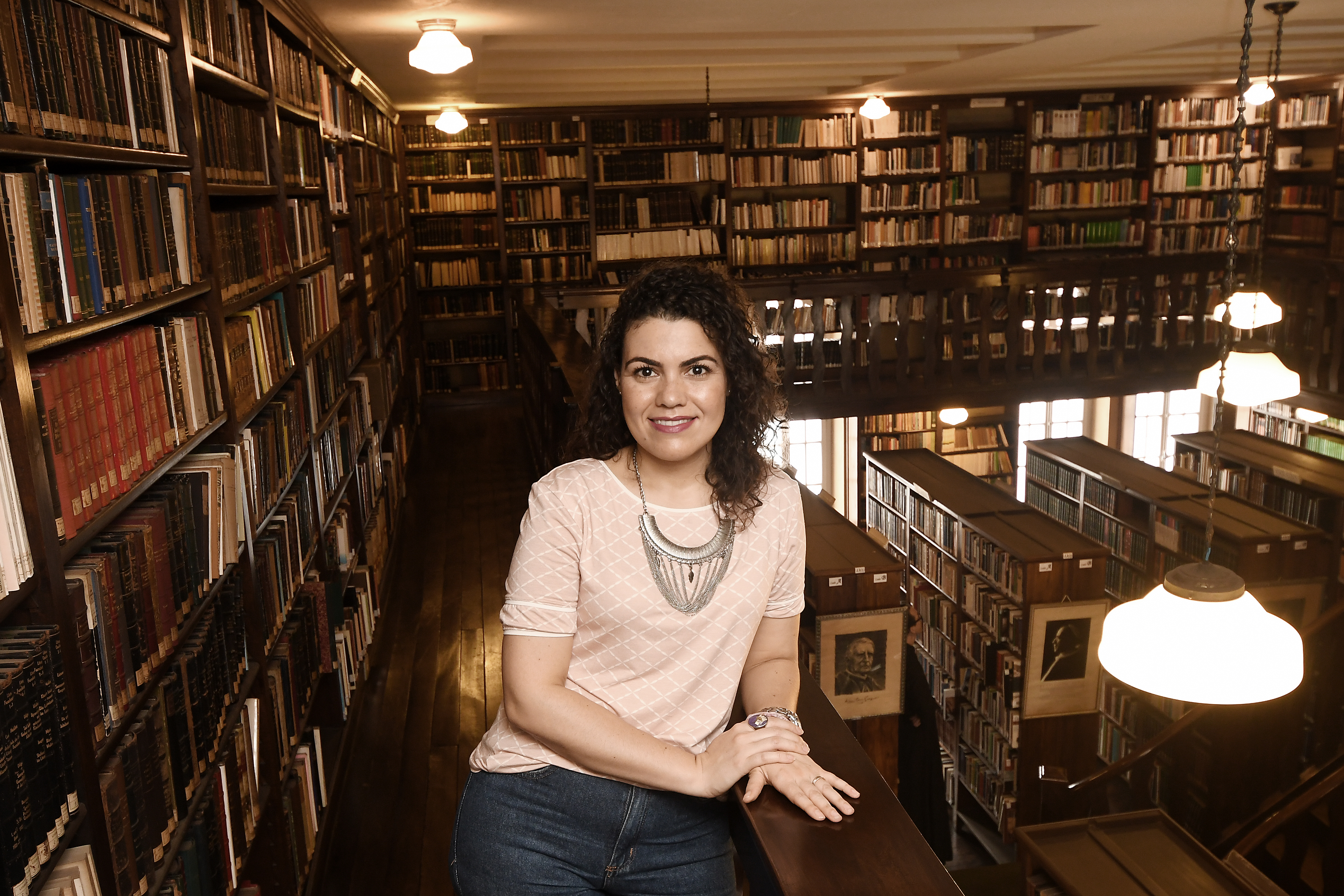 Karla Maria lança livro - Irmã Dulce