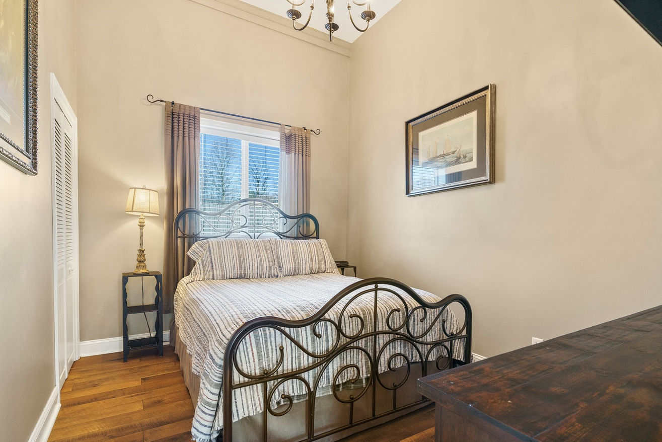 Sugar Berry Suite bedroom with queen bed