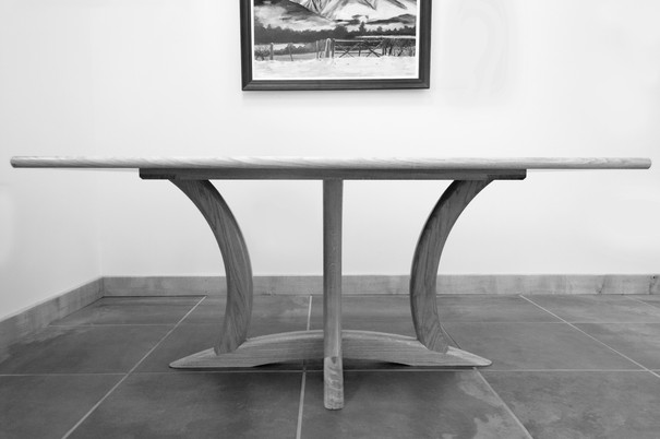 pedestal dining table