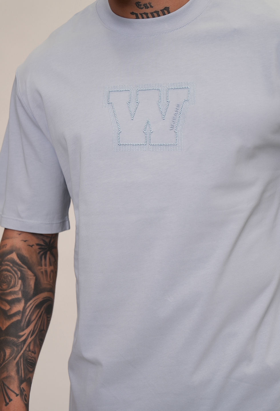 תמונה ממוזערת: W jeans over size t shirt