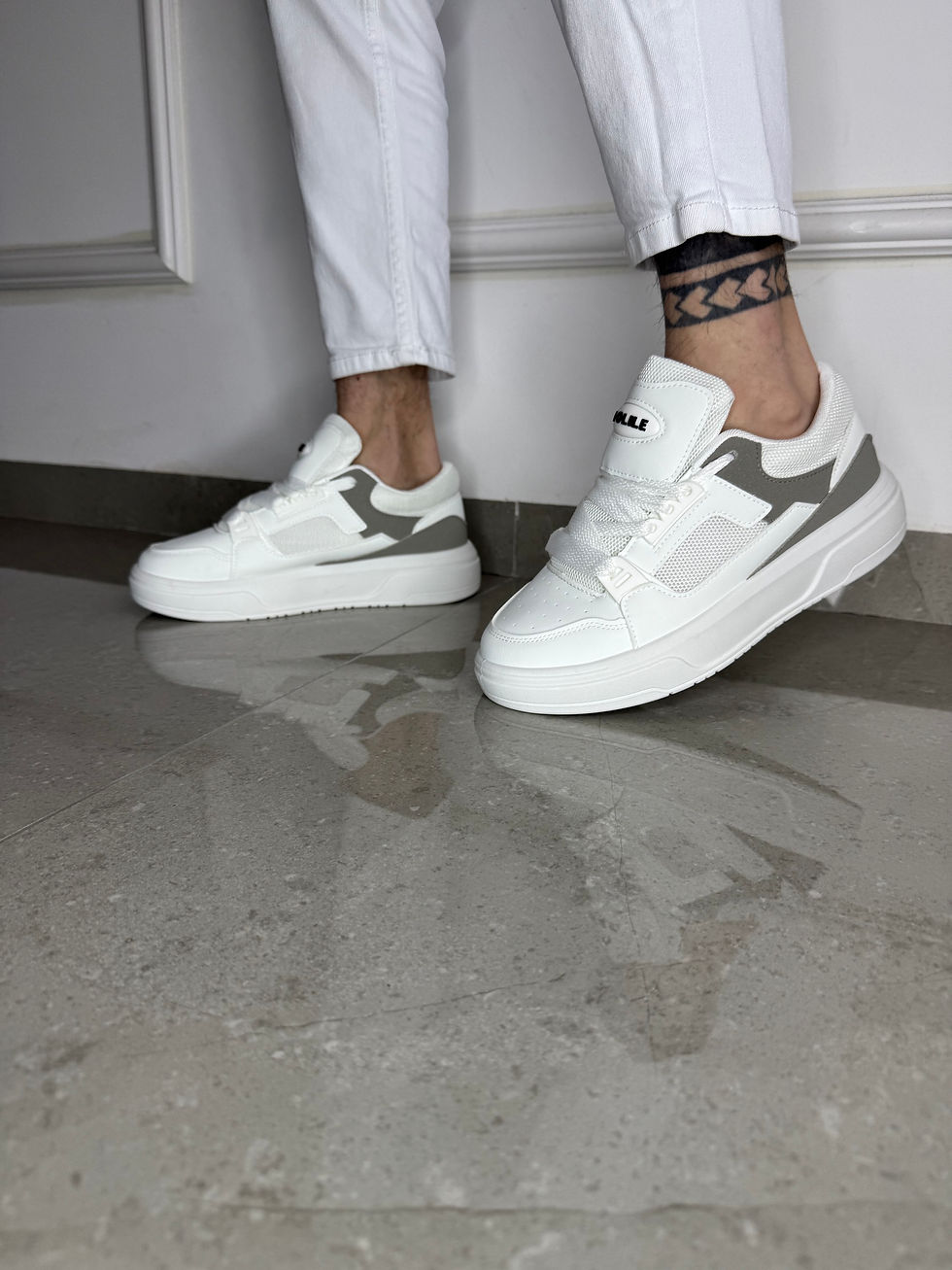 תמונה ממוזערת: נעל סניקרס מעצבים 