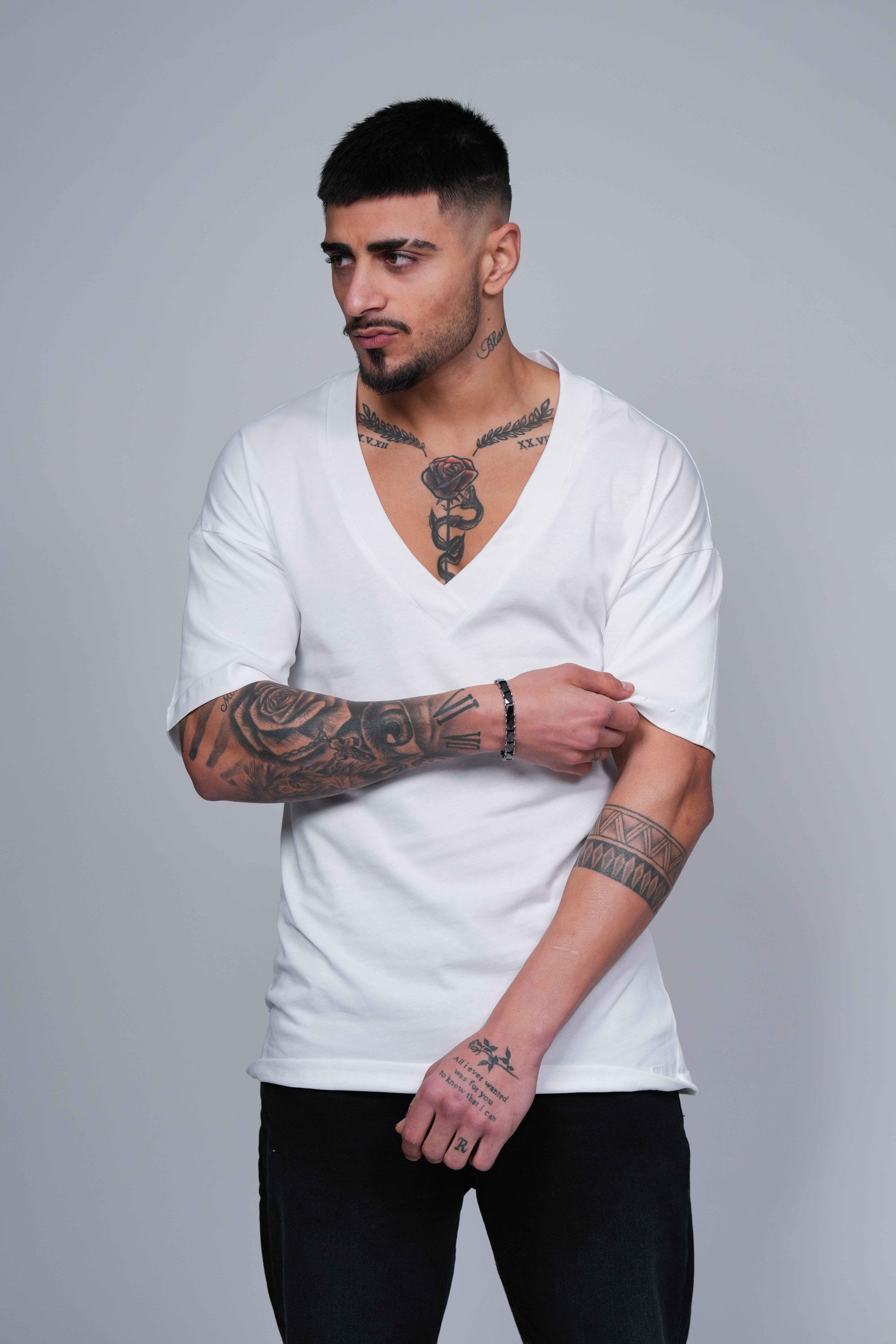 חולצה אוברסייז V עמוק 