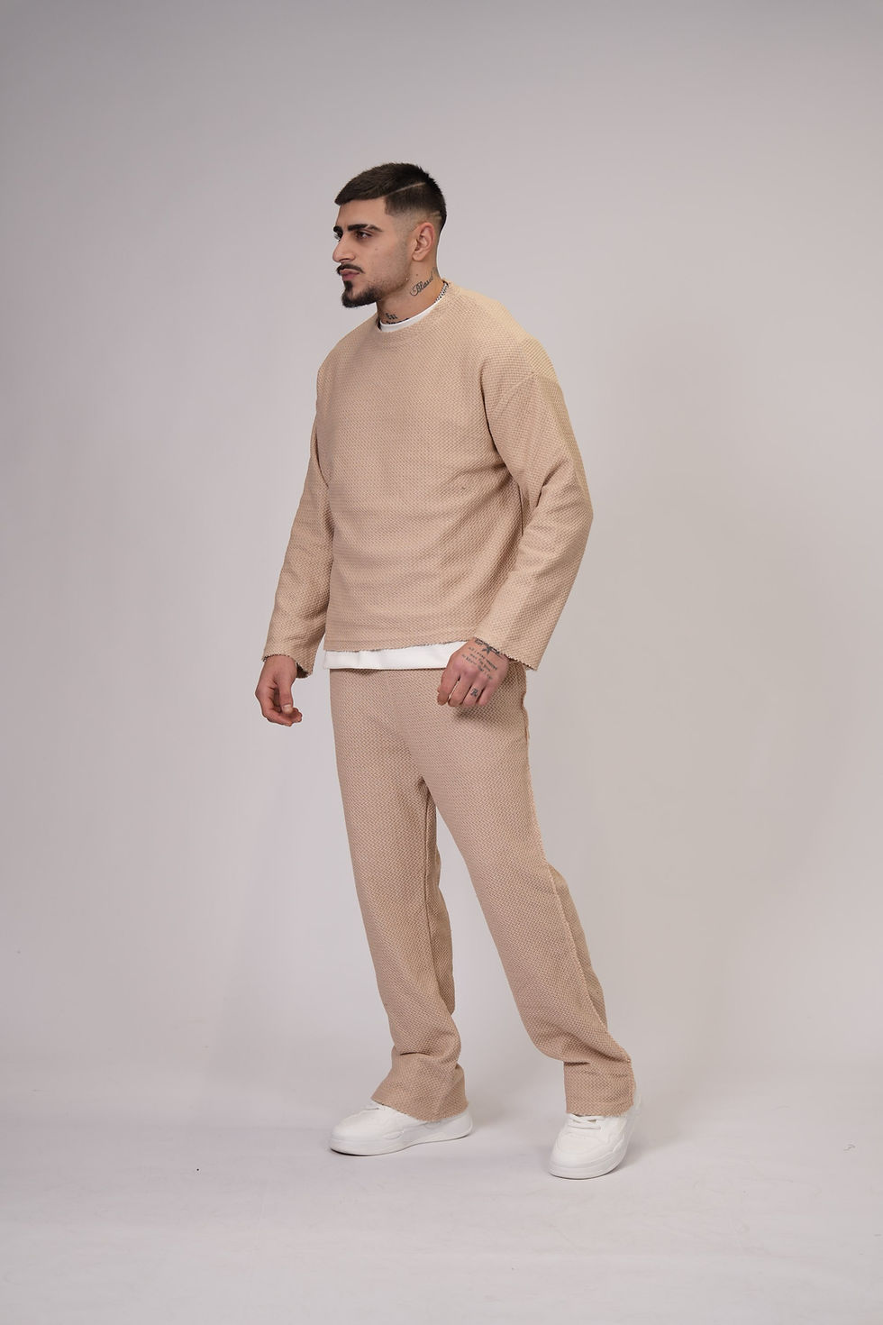 תמונה ממוזערת: חליפה אוברסייז 