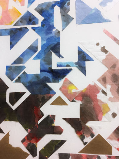 cidade 159
colagem de fragmentos papel filtro com aquarela e aplicação de fita parda
dimensões: 170x170 cm (aproximado)